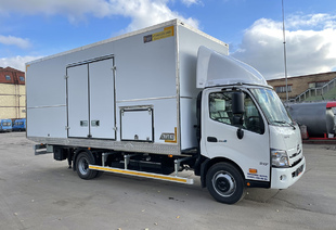 ЭВАКУАТОР HINO 300-730L СДВИЖНОЙ ФУРГОН 6,33×2,6×2,53 м